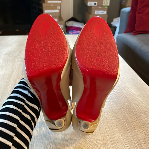 Louboutin Plisseta 140MM Nude Satin - 39 - Picture 11 of 12